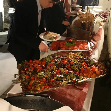 Mariandl Hotel Munich