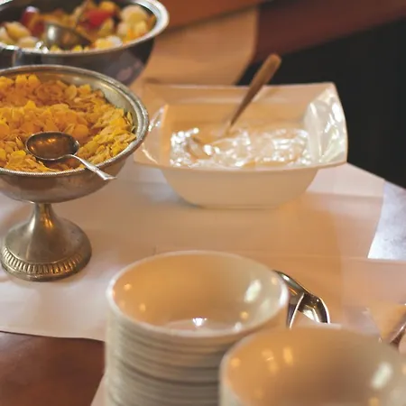 Mariandl Hotel Munich